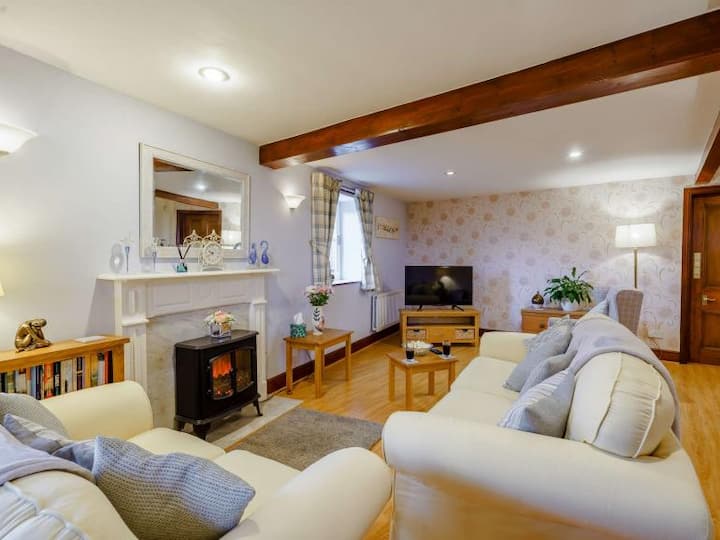 4* Lake District & Hadrian's Wall Family Cottage - Carlisle