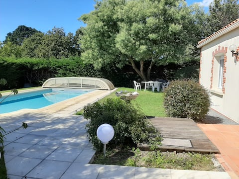 Character house, pool, 100m villagesquare/sea