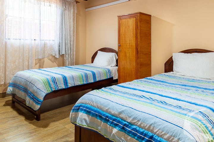 Zweites Schlafzimmer, 2 Einzelbetten.