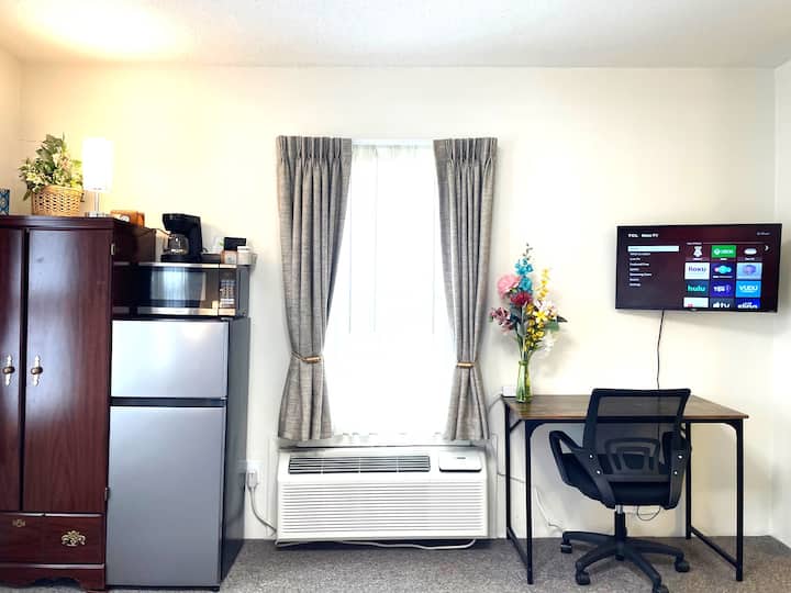 Apt. 3 - Ensuite Bath, Roku, Fridge/micro, Queen - アントワープ, OH