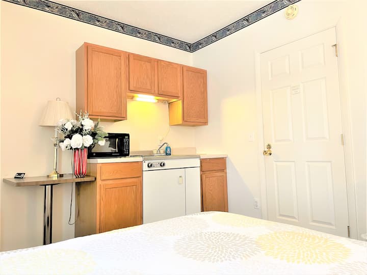 Apt. 5 - Ensuite Bath, Roku, Kitchenette, Full - アントワープ, OH