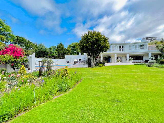 Country Villa in the heart of Constantia gallery image 2