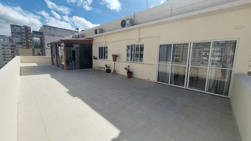 Linda Cobertura com Terraço, 2 Qtos em Ipanema gallery image 4