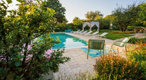 Charming Trullo with private pool and SPA pool