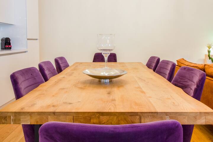 Stunning & Luxury ♛| Walk to Parliament | Balcony☀ gallery image 4