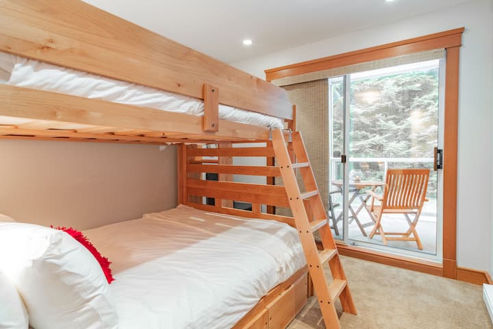 Segundo dormitorio: litera doble sobre queen.