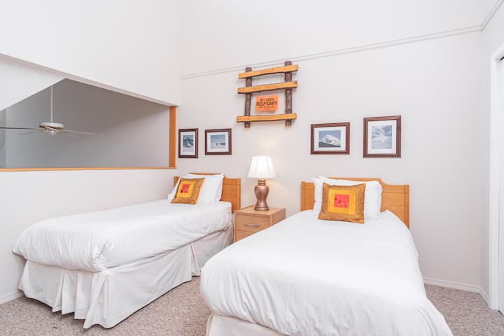 شقة علوية: سرير مزدوج بالإضافة إلى سرير بطابقين (ستظهر صور محدثة قريبًا)