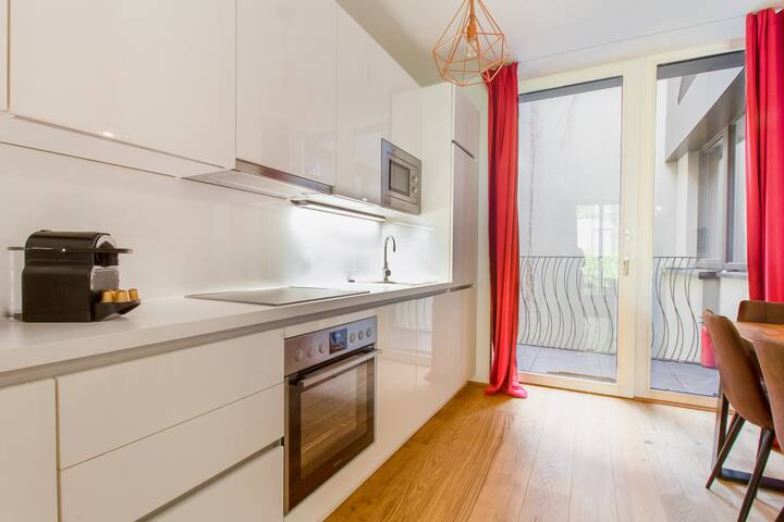 ☆ Modern & Privat ☆ | 5 ★ Location | Balcony ☀ gallery image 4