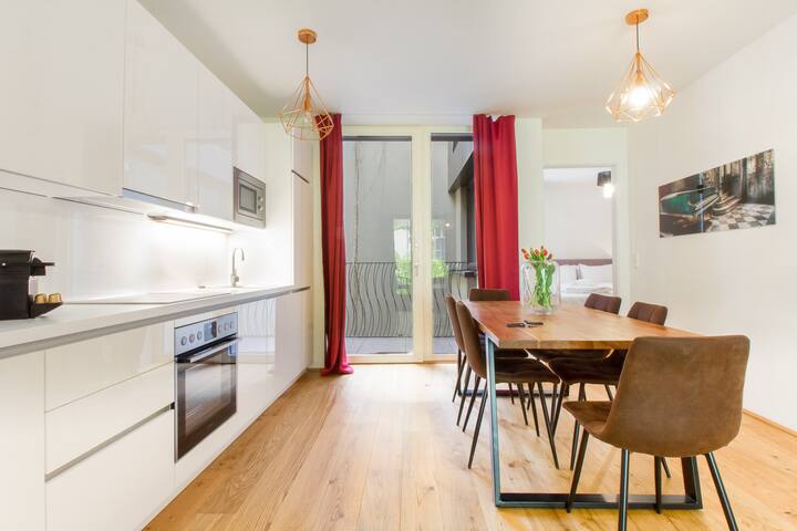 ☆ Modern & Privat ☆ | 5 ★ Location | Balcony ☀ gallery image 3