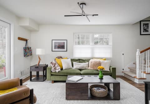 Popular Airbnb listing: Lux Midtown Bungalow | 3BR 2BA | Fire Pit in Piedmont Heights
