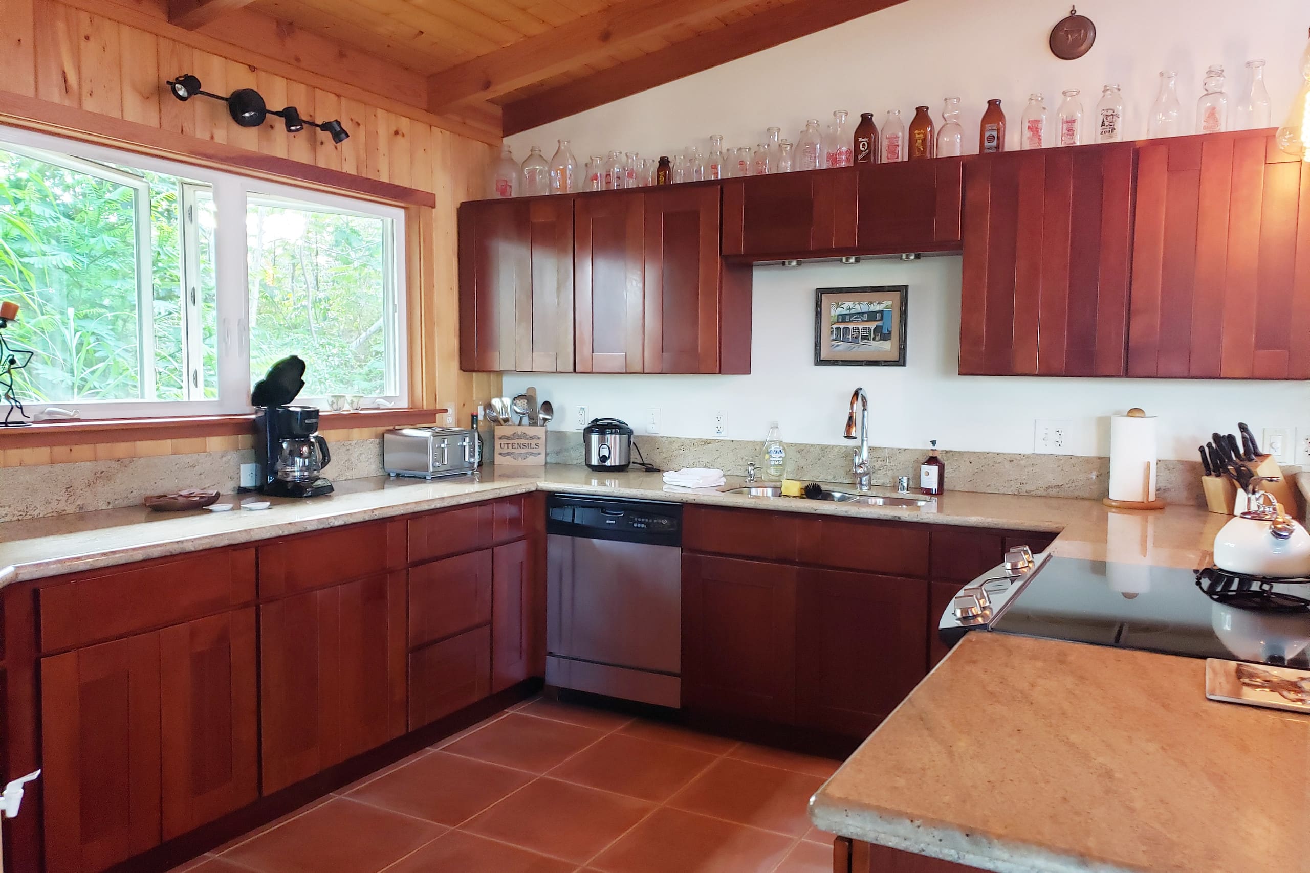Home in Pahoa · ★4.97 · 2 bedrooms · 2 beds · 1 private bath - Image 3