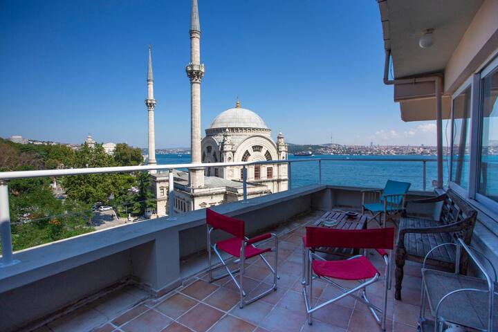 Waterfront Penthouse Apt. with a Stunning View gallery image 5