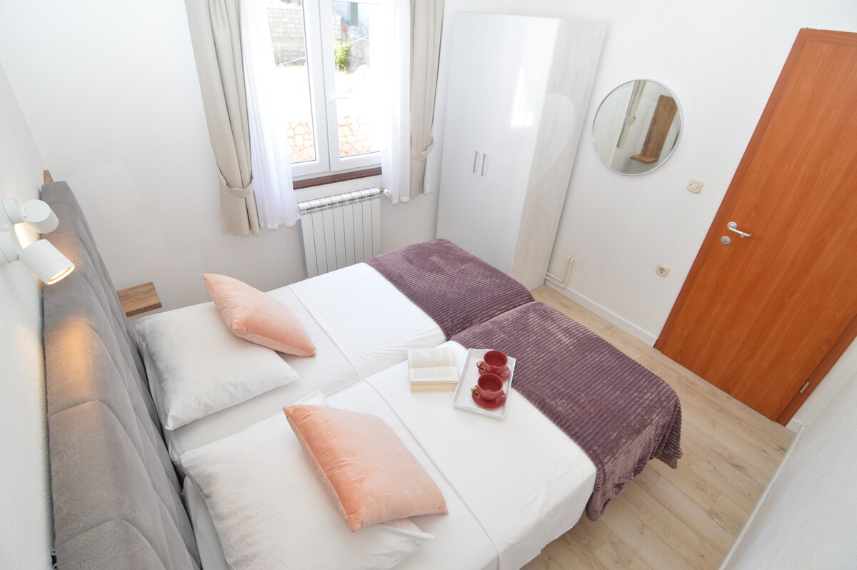 Apartman 8 · Apartment A