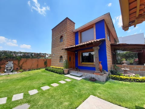 Casa Frida & Diego: Garden and Art in Tepotzotlán.