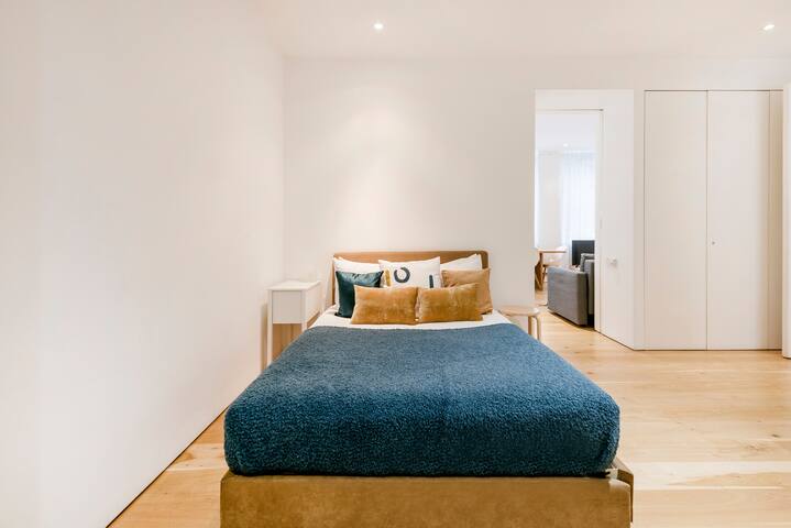 Mayfair 2Bed 2Bath Home | Oxford Circus | Lift gallery image 4