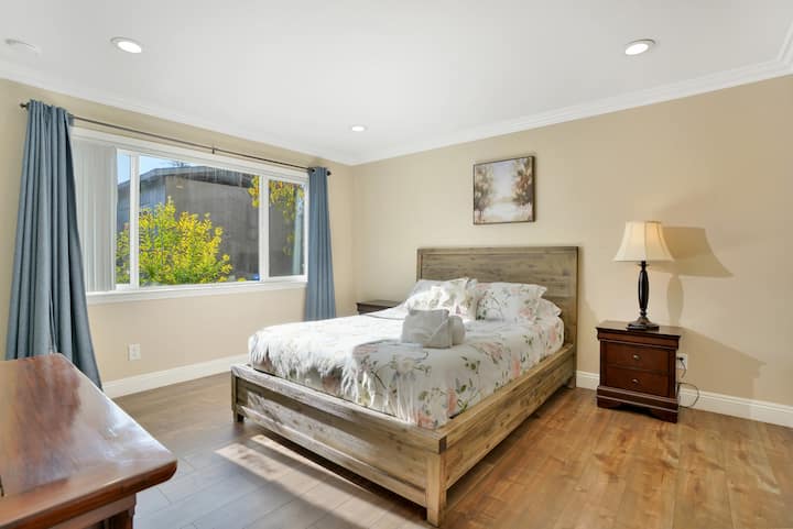 Chumba Mahiri cha kulala kilicho na Mandhari ya Bustani