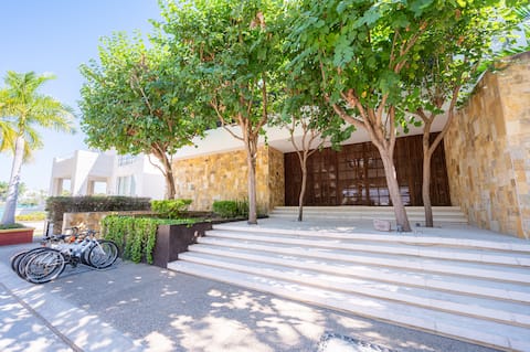 Exclusive 7BR w/ private Pool, Beach & Full Staff