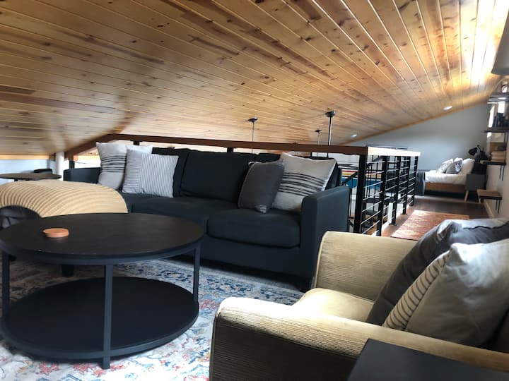 Cozy Cabin & Sauna Near Big Sky - Montana