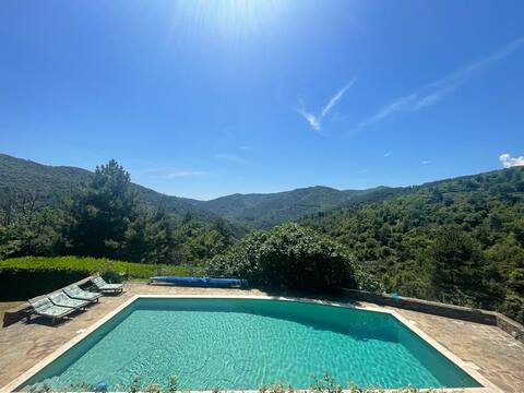 Southern France : House with heated swimming pool