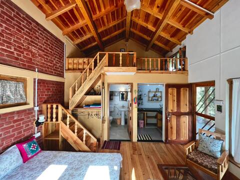 Mer Homestays - Cottage 1 amidst Fruit Orchards