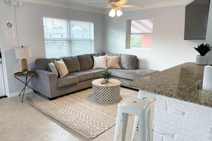 Coral Reef Villa - Steps From Beach / Private Pool - Fort Myers Beach, FL