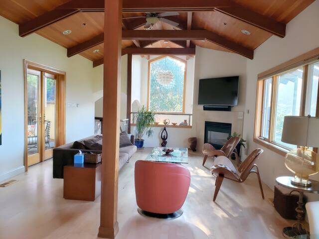 STYLISH & EXCLUSIVE HOME gallery image 2