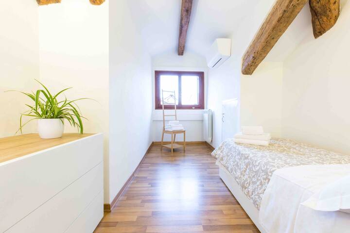 CA GRIMANI 2 private terrace with view gallery image 4