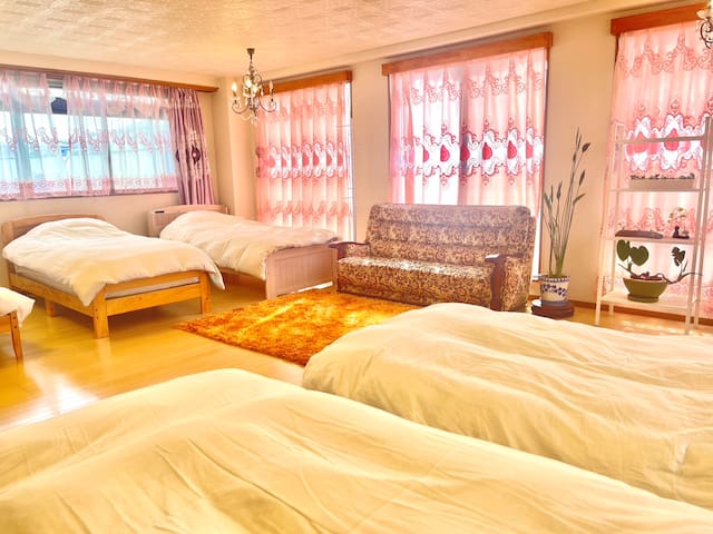 八王子！新宿・横浜 電車1本！最大15名収容！和モダン和室・洋室3室貸切！のんびり自然豊か(M05)