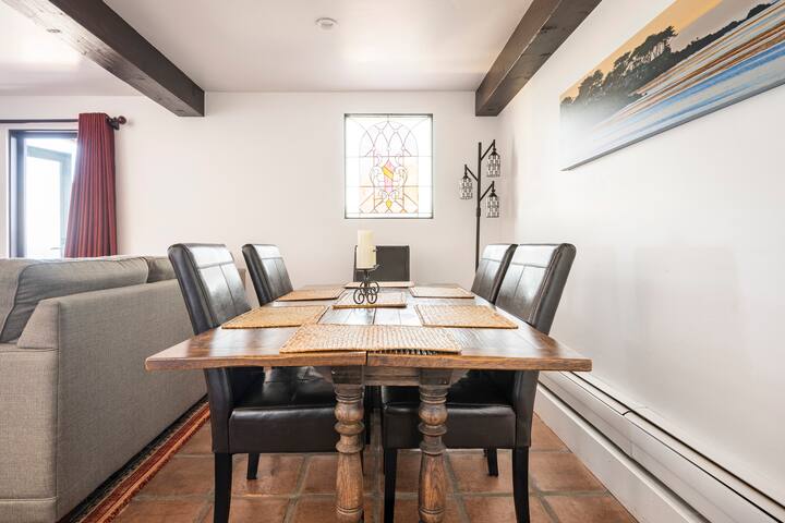 Spectacular Award Winning Ocean Front 2 Bed 2 Bath gallery image 4