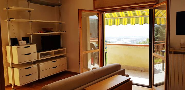 Sala con TV y radio