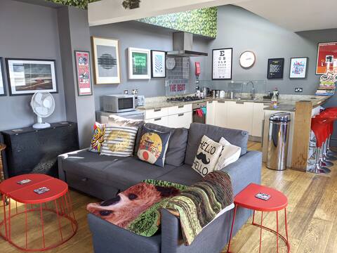 Brighton Candy Box - central, stylish house for 16