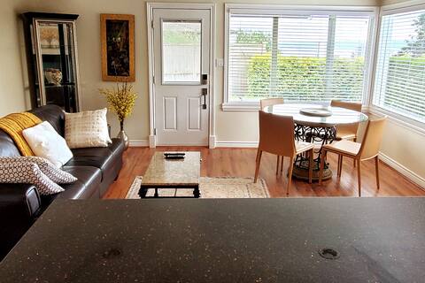 one Bed unit beautiful West Vancouver