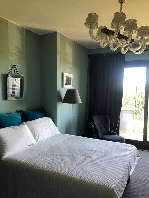 Suite overlooking the hills of Turin