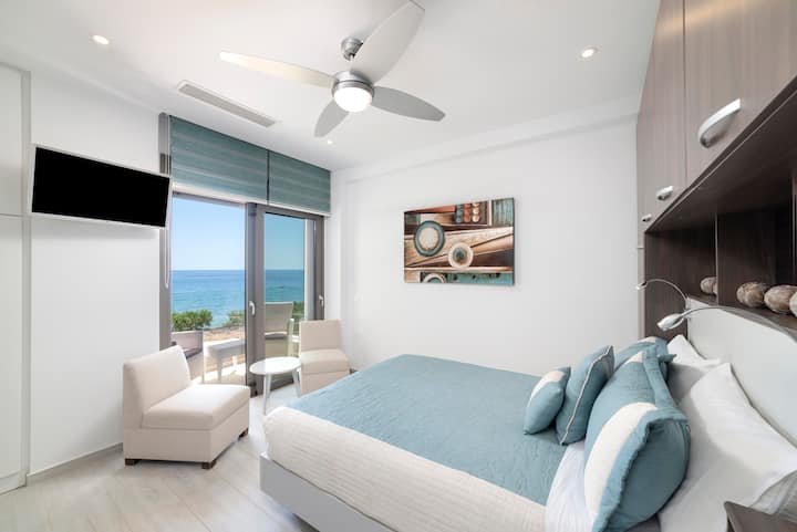 غرفة النوم 3، Io ، سرير مزدوج ، حمام داخلي ، شرفة