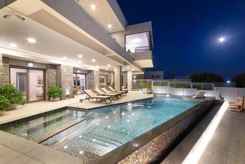 Seafront Moonlight villa with panoramic views