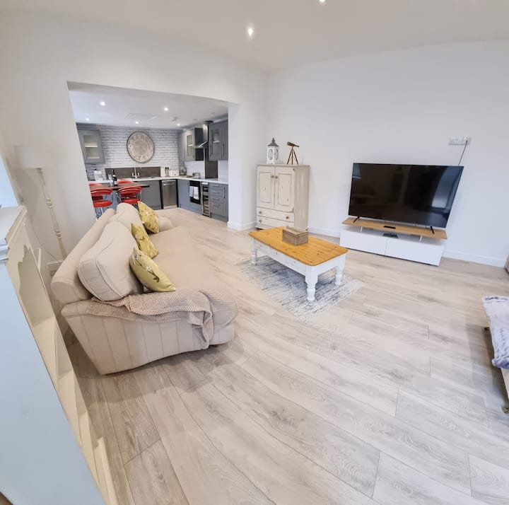 Dutch River Barn, Lovely Recent Barn Conversion. - North Yorkshire