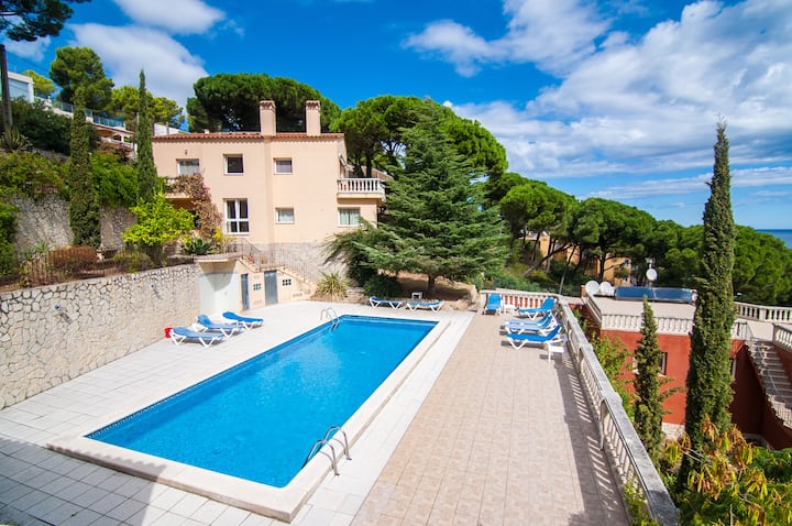 Elegant and Spacious with Huge Terraces