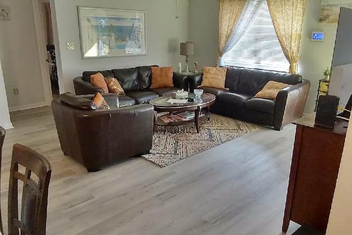 Convenient 4/2 Downtown Home, Half A Mile From Fsu - Tallahassee, FL
