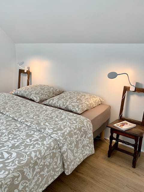 Lockhouse and "L'Ile" massages