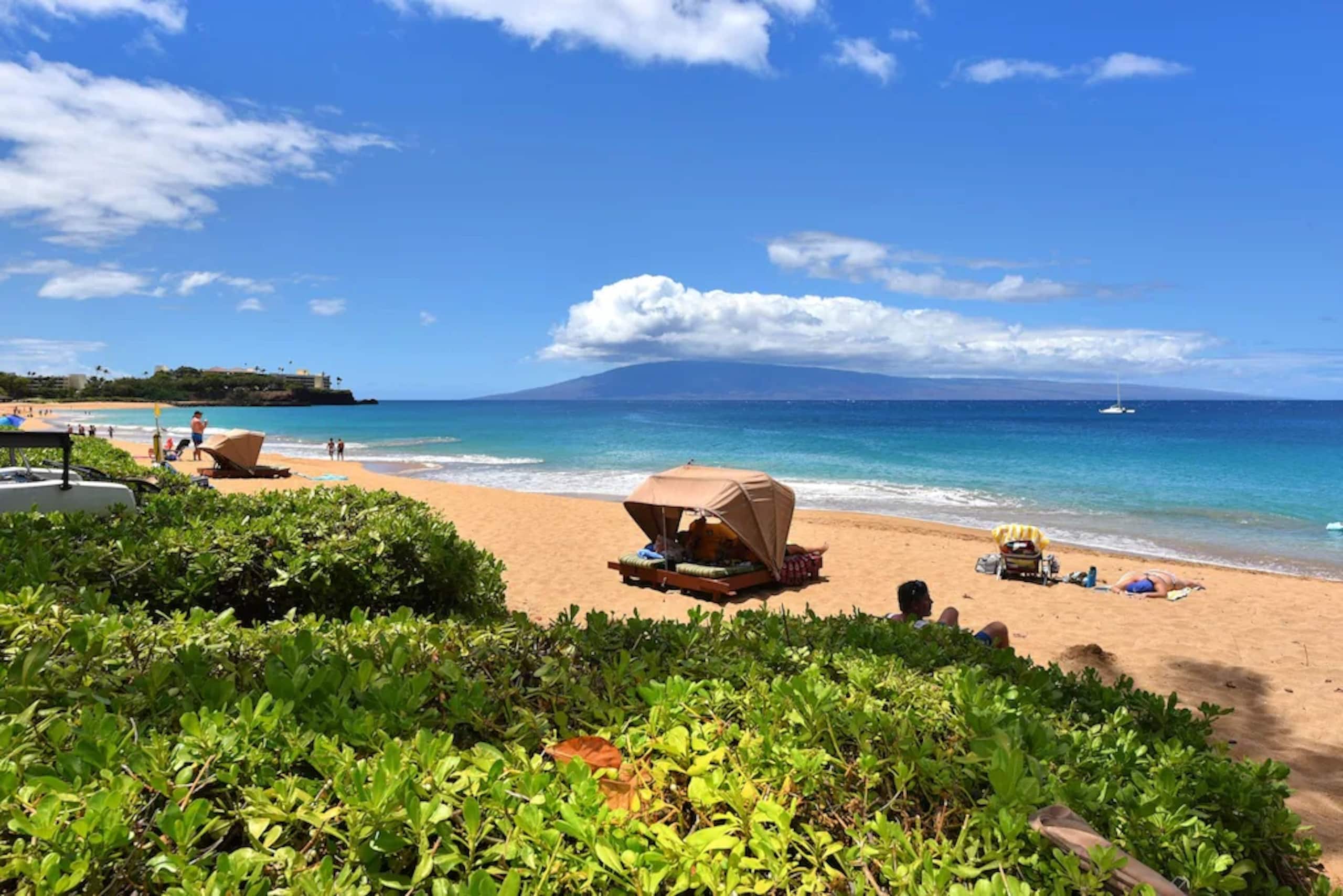 Condo in Lahaina · ★4.94 · 1 bedroom · 2 beds · 2 baths - Image 6