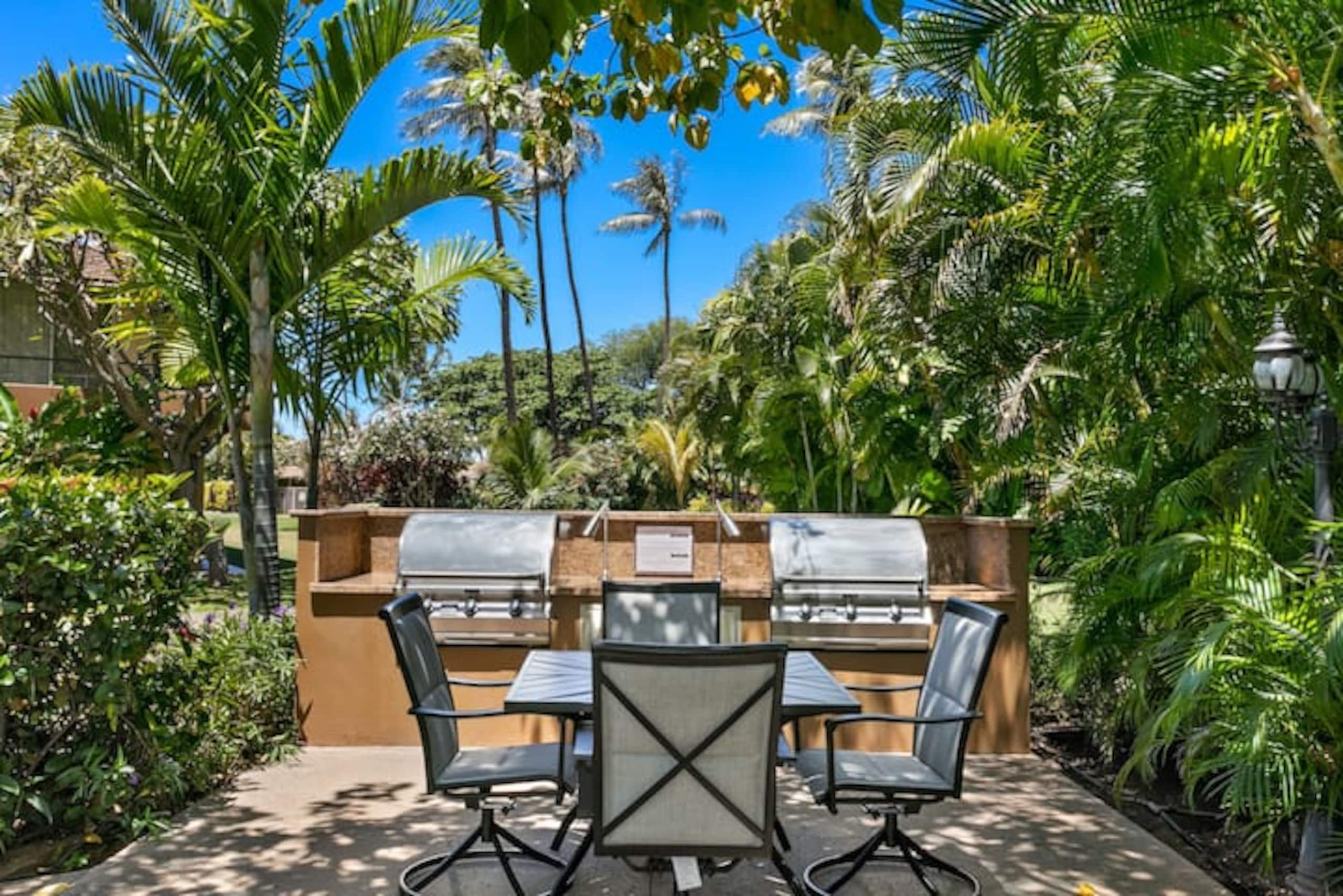 Condo in Lahaina · ★4.94 · 1 bedroom · 2 beds · 2 baths - Image 3