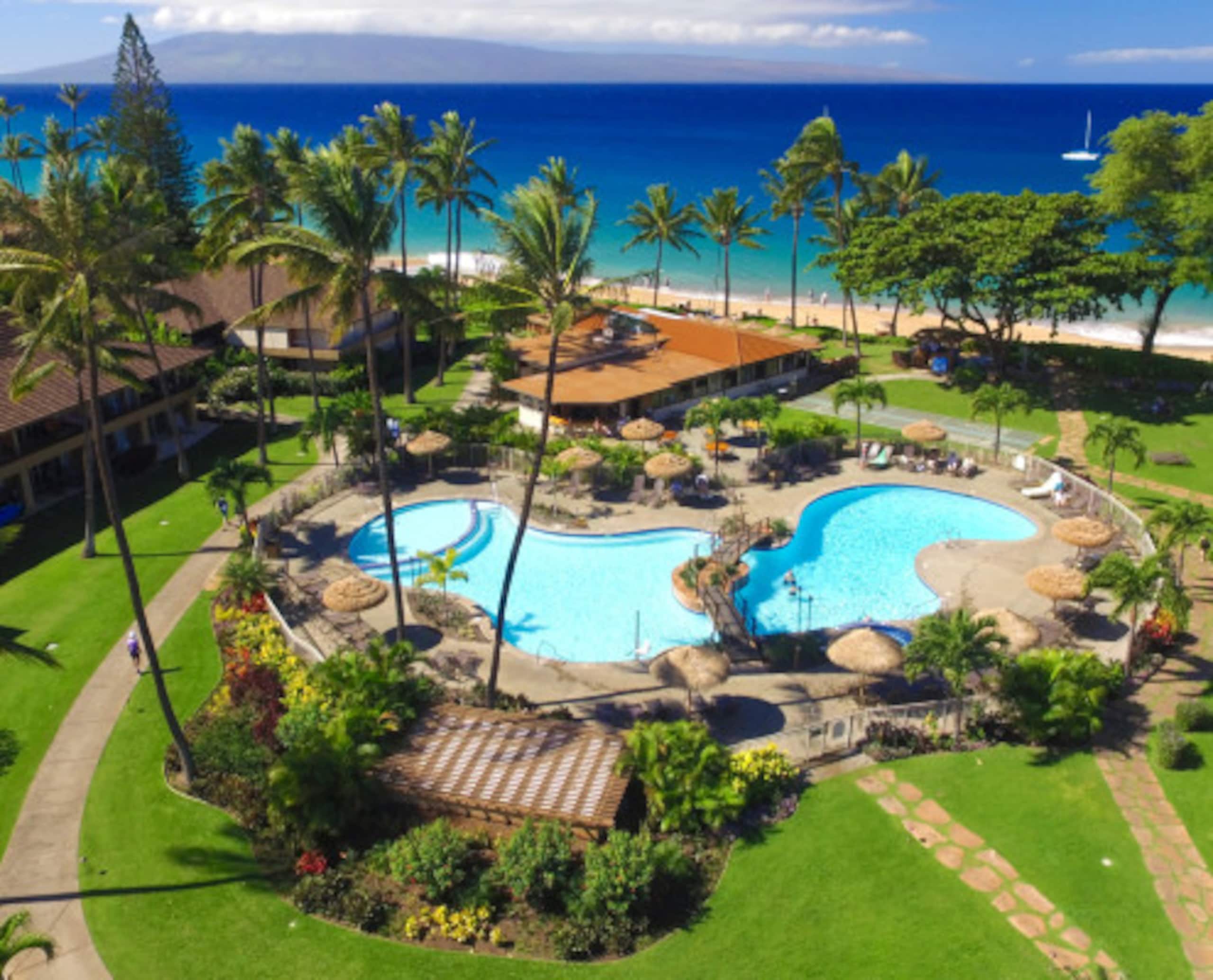 Condo in Lahaina · ★4.94 · 1 bedroom · 2 beds · 2 baths - Image 2
