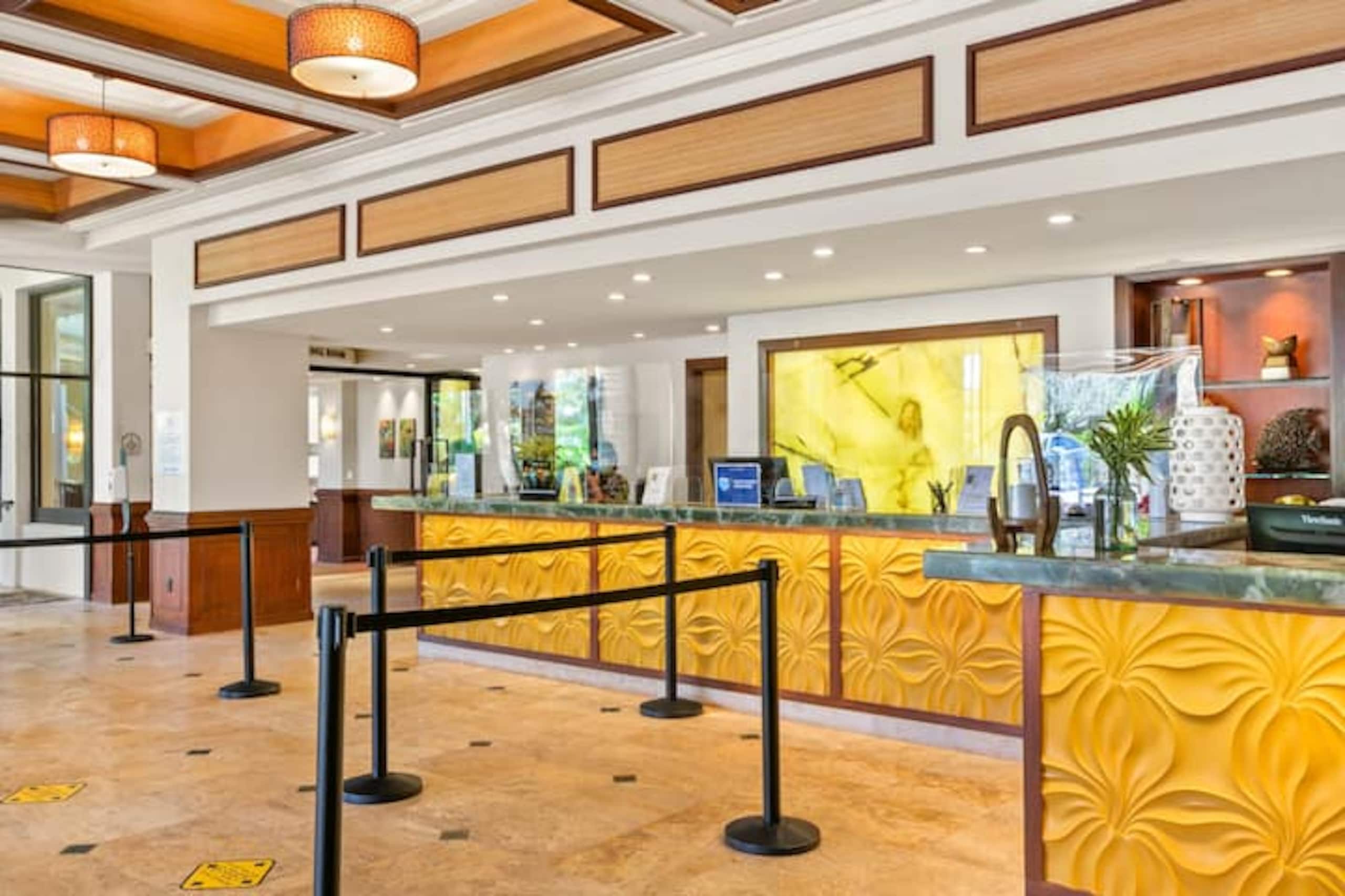 Condo in Lahaina · ★4.94 · 1 bedroom · 2 beds · 2 baths - Image 14