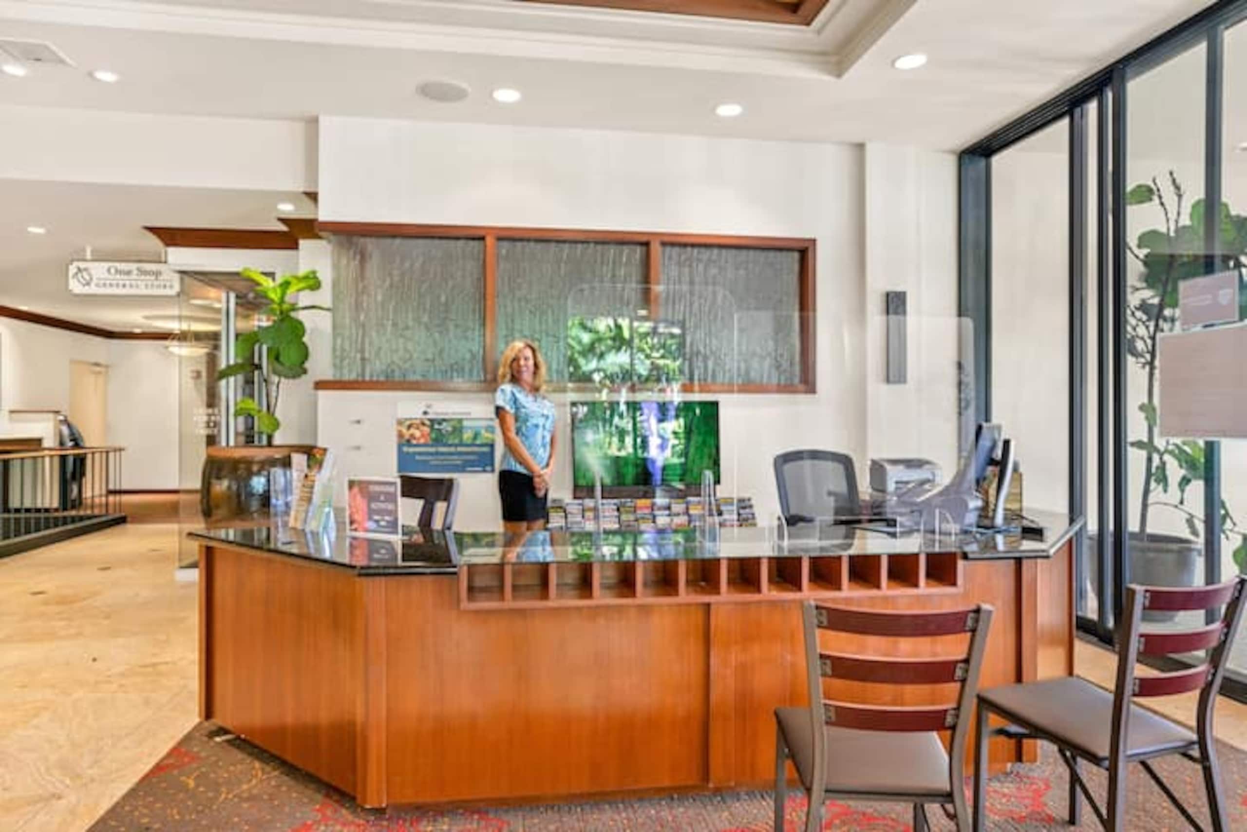 Condo in Lahaina · ★4.94 · 1 bedroom · 2 beds · 2 baths - Image 4