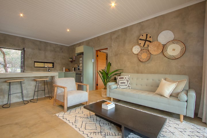 Open keuken, volledig uitgerust met bar