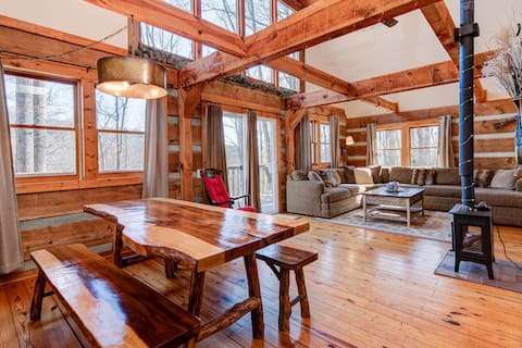 Successful Airbnb property: Almost Heaven Mountain Top Cabin-Asheville in Woodfin