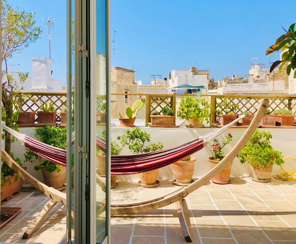 Fabulous historic Palazzetto breathtaking seaview gallery image 4