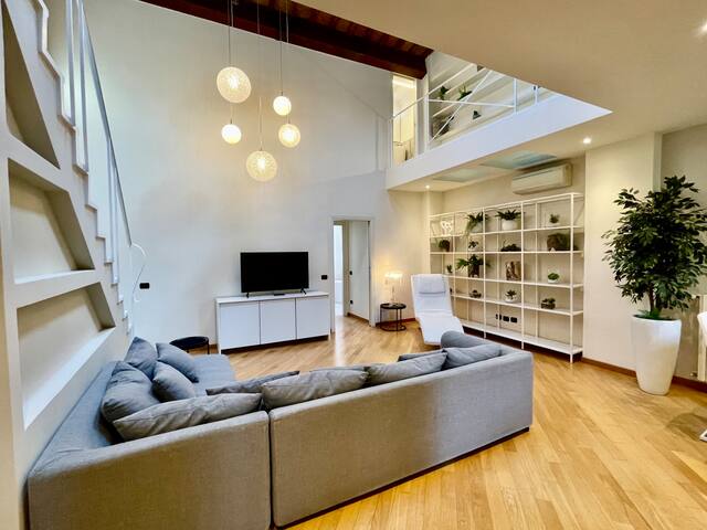 Renascentia penthouse with terrace gallery image 2