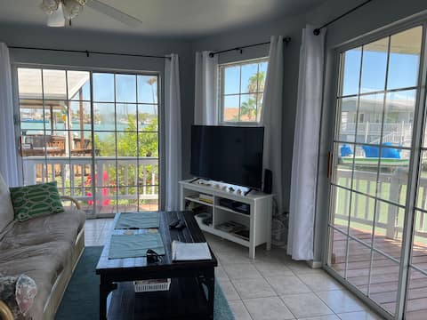 Top performing Airbnb: Waterfront 2BR/2BA, Pet-Friendly, Free Kayak in Port Isabel