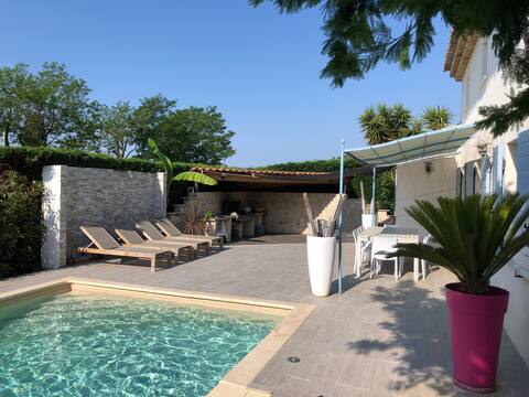 Villa Brégançonnet- Heated pool- Seaside